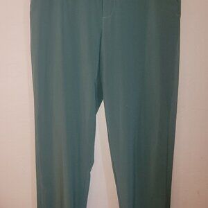 Athleta 10T Trekkie Pants in Sage Green